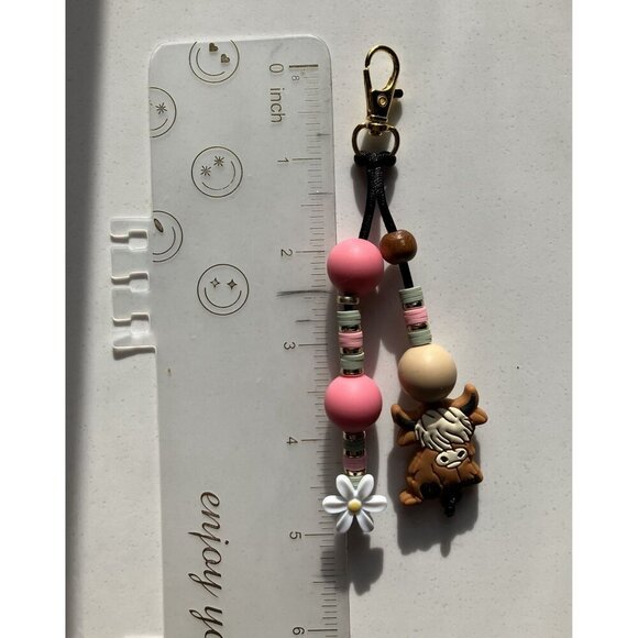 Highland Cow/Daisy Pink-Green-White-Brown-Gold Keychain Bag Water bottle Charm - Picture 4 of 4